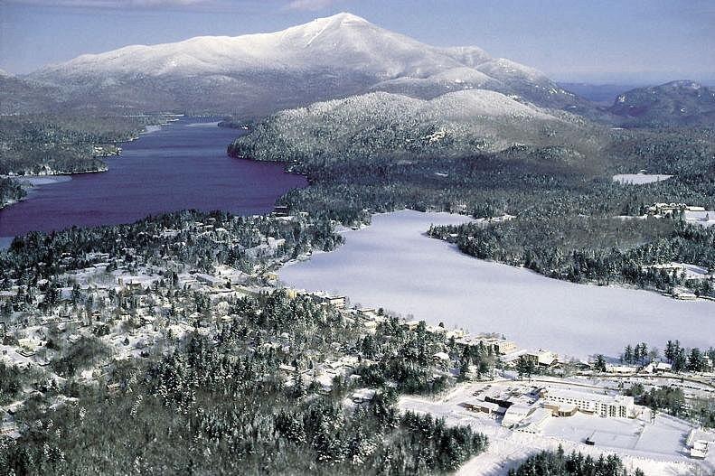 העיירה לייק פלאסיד (Lake Placid) במדינת ניו יורק