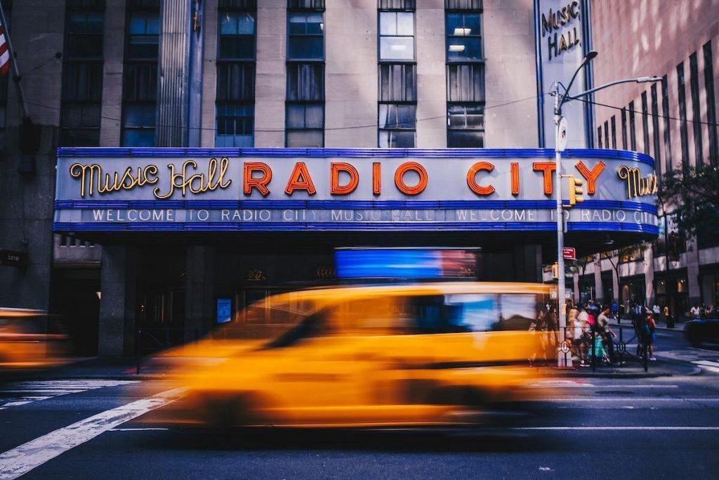 רדיו סיטי מיוזיק הול - Radio City Music Hall בניו יורק | סיור מודרך